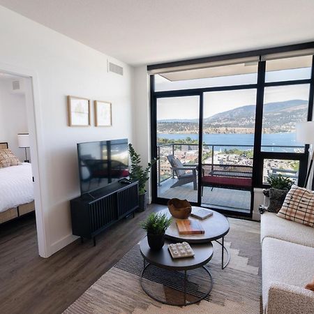 Awesome View 21 Two Bedroom One Bath Downtown Lake View Near Beach Kelowna Kültér fotó
