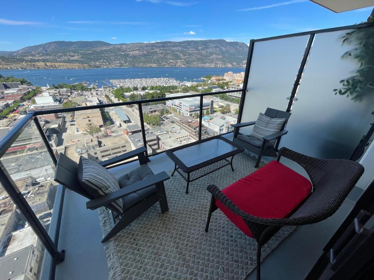 Awesome View 21 Two Bedroom One Bath Downtown Lake View Near Beach Kelowna Kültér fotó
