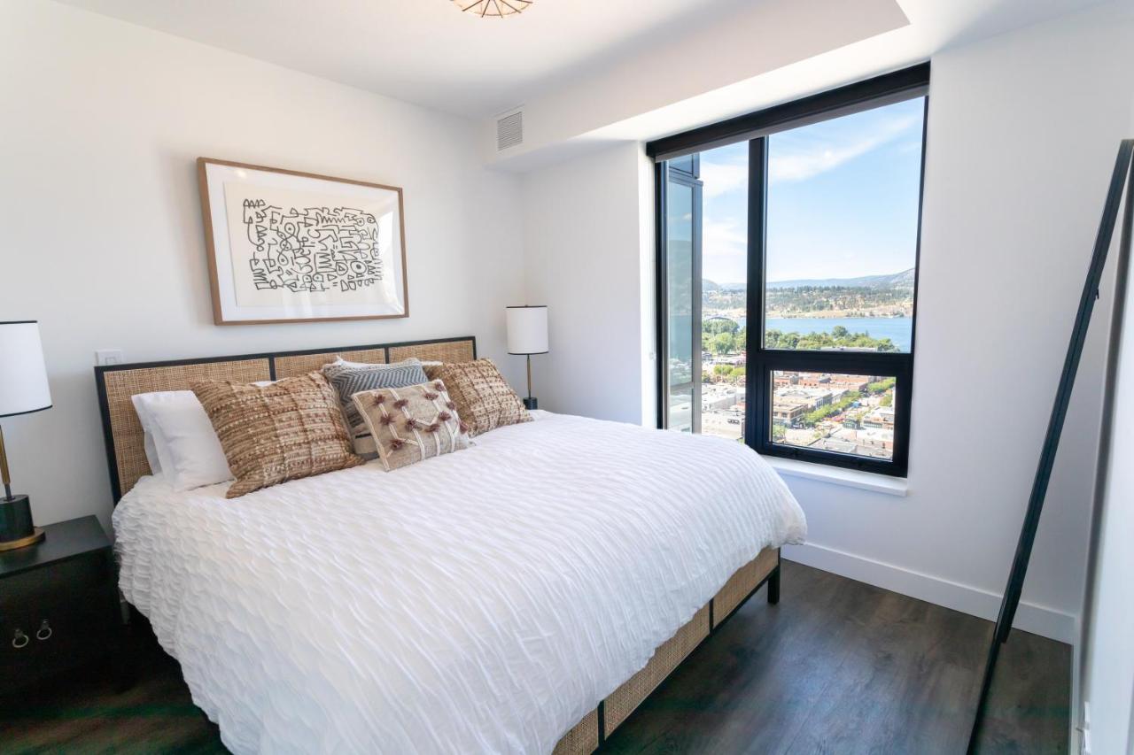 Awesome View 21 Two Bedroom One Bath Downtown Lake View Near Beach Kelowna Kültér fotó