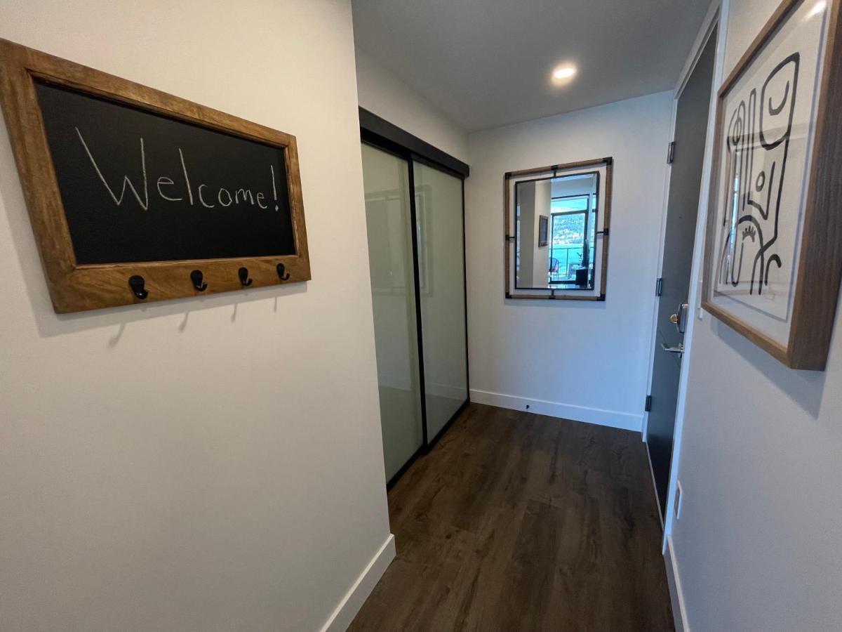 Awesome View 21 Two Bedroom One Bath Downtown Lake View Near Beach Kelowna Kültér fotó