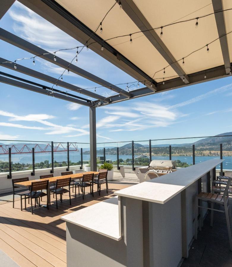 Awesome View 21 Two Bedroom One Bath Downtown Lake View Near Beach Kelowna Kültér fotó