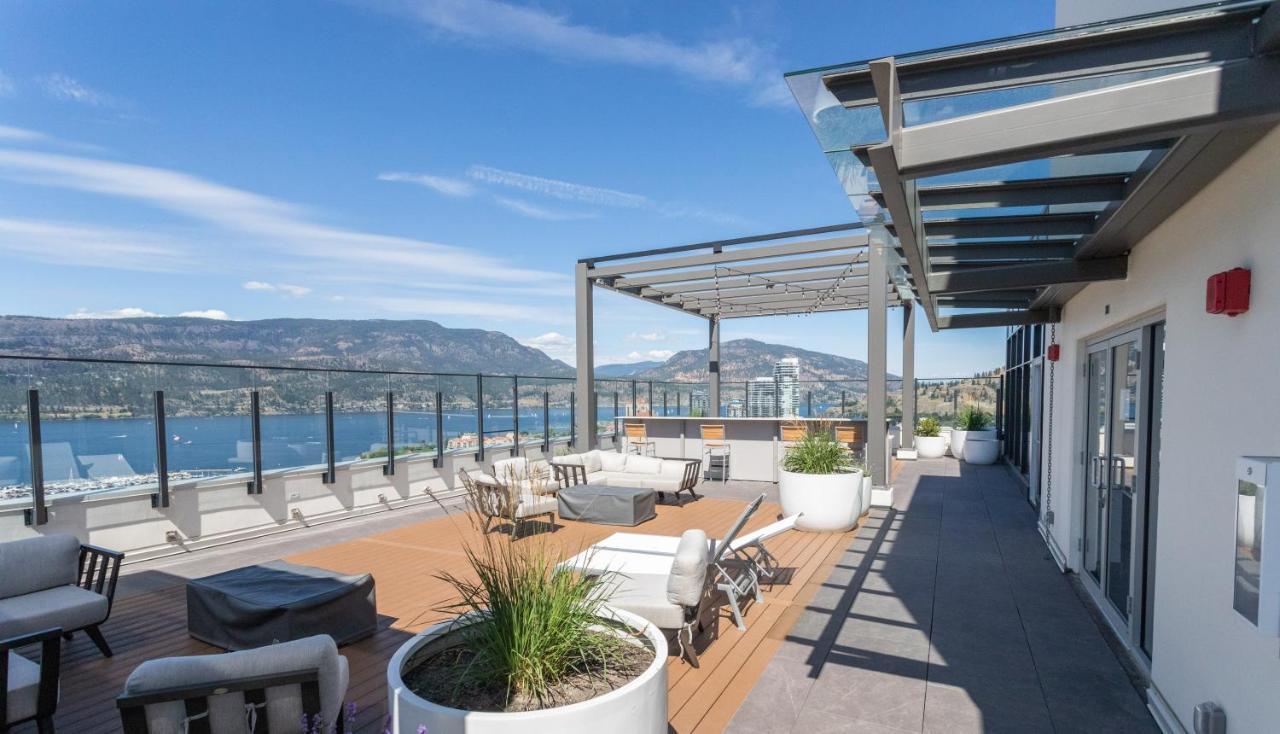 Awesome View 21 Two Bedroom One Bath Downtown Lake View Near Beach Kelowna Kültér fotó